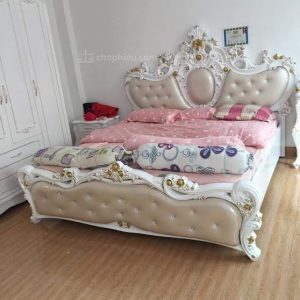 Giường tân cổ điển