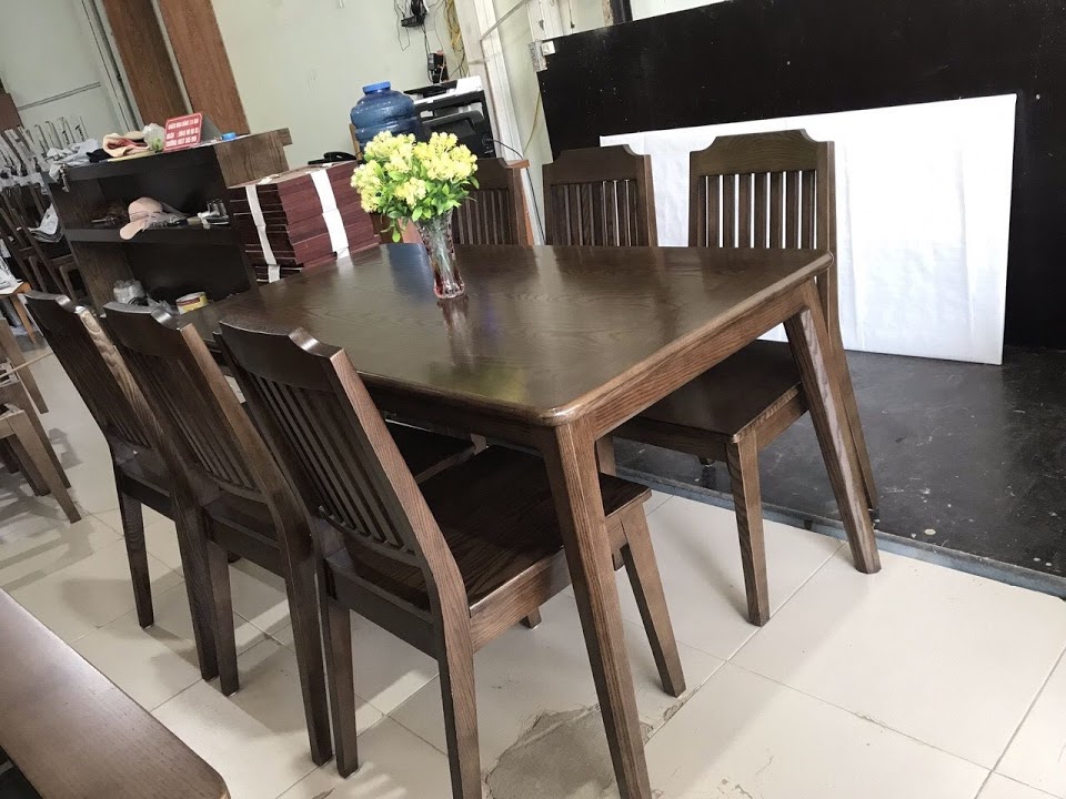 Bộ bàn ăn ghế tựa lan