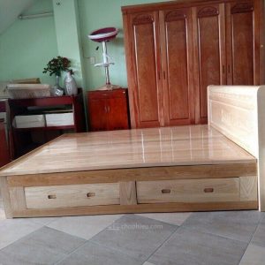 Giường sồi phẳng triện giữa