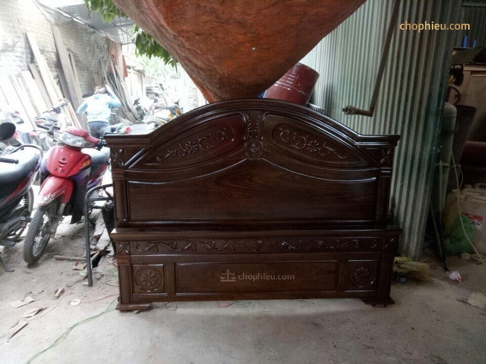 Giường sồi vòm hoa dây